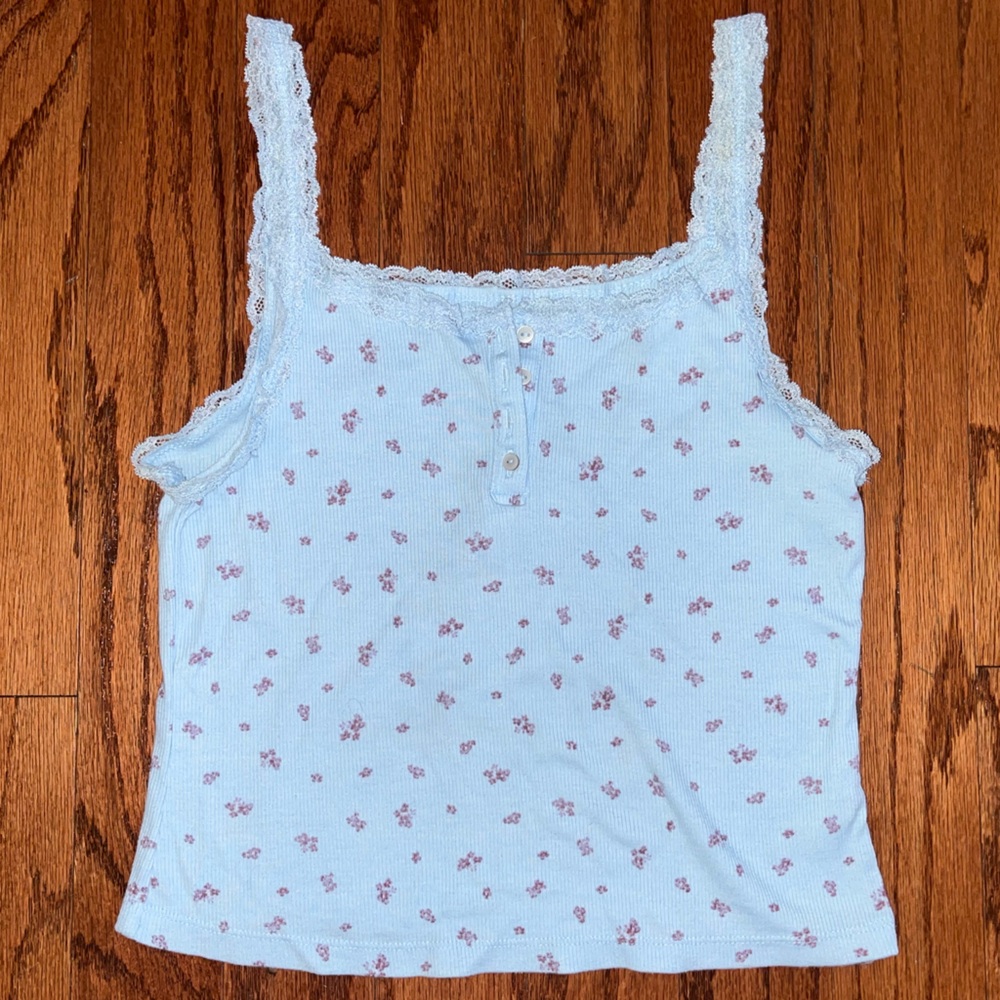 Baby blue ribbed lace trim tank top with floral detail size large